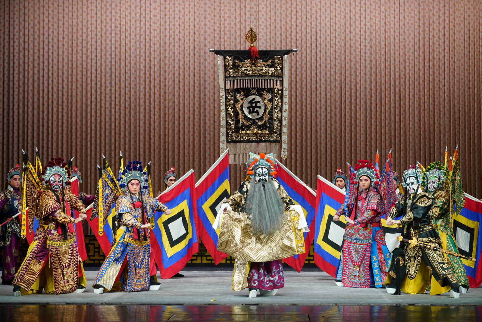 牟元笛,男,上海戏剧学院附属戏曲学校京剧旦行表演教师,演员.